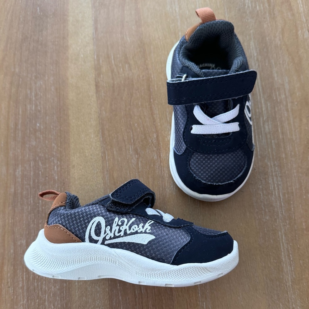 Baby Boy - Size 4 - Oshkosh B’Gosh Velcro Athletic Shoe